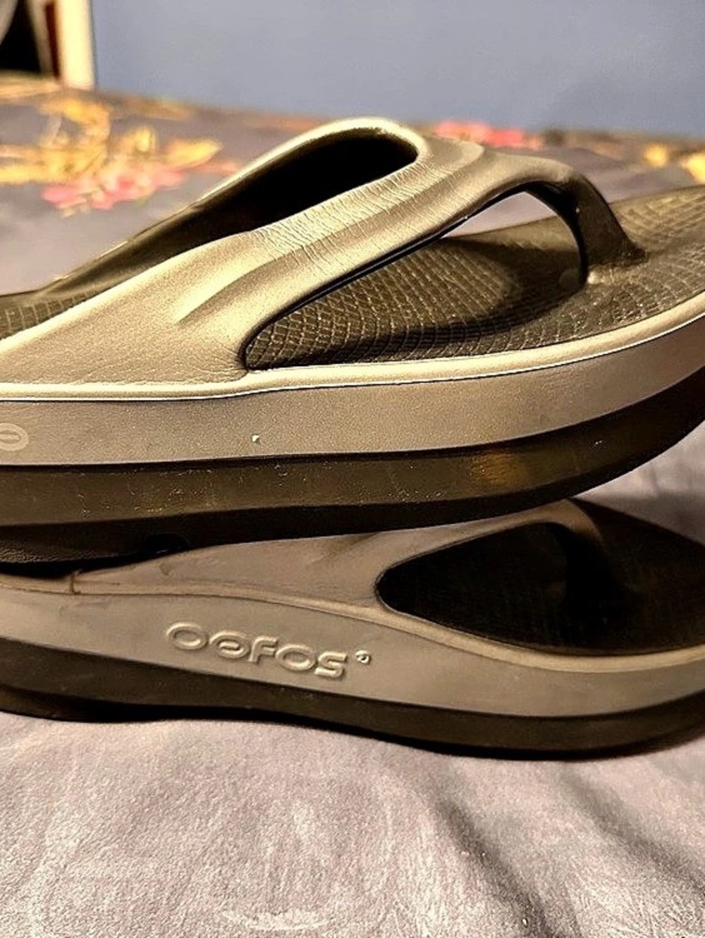 OOFOS Black & Gray Sandals